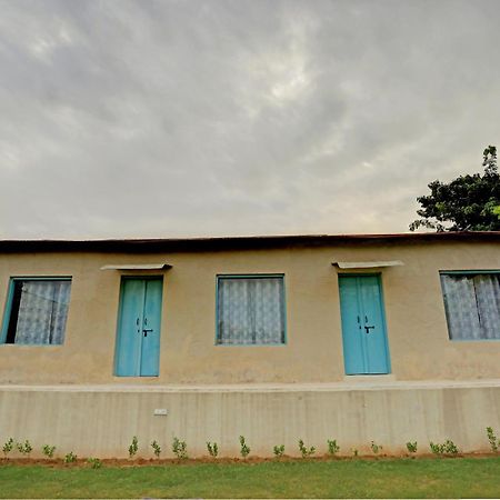 Hotel O The Mud House Bhundsi Buitenkant foto